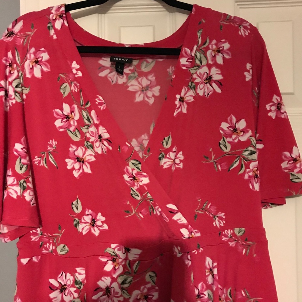 Torrid. Hot pink short floral dress. size 1. - Picture 4 of 6
